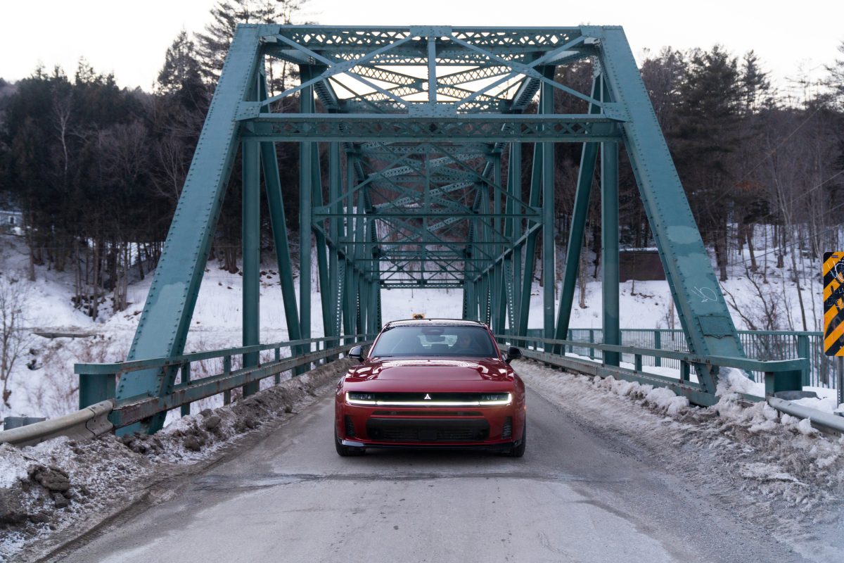Новий Dodge Charger R/T прощається з V8, але стає значно швидшим - фото 2