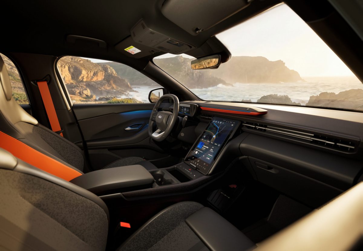 Оновлений Ford Explorer EV: більший запас ходу, розумні асистенти та нова спецверсія - фото 1