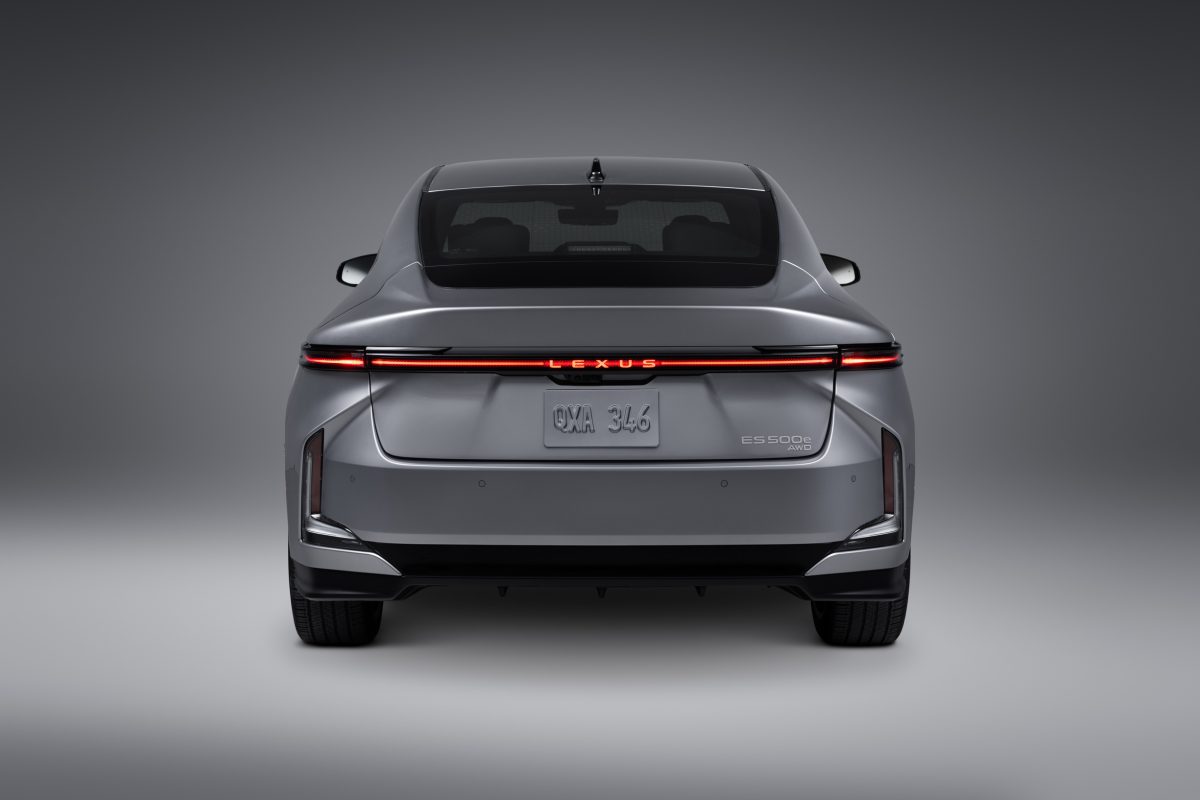 Новий Lexus ES стає електричним: ціни стартують з позначки нижче $50 000 - фото 4