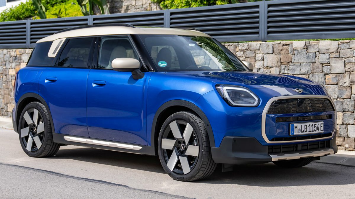 Кожен десятий автомобіль – від M-підрозділу: підсумки непростого 2025 року для BMW - фото 2