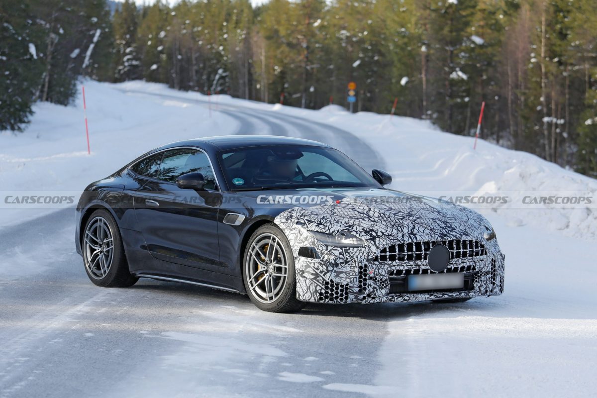 Mercedes-AMG готує оновлення для GT 4-Door: перші шпигунські фото та подробиці - фото 5