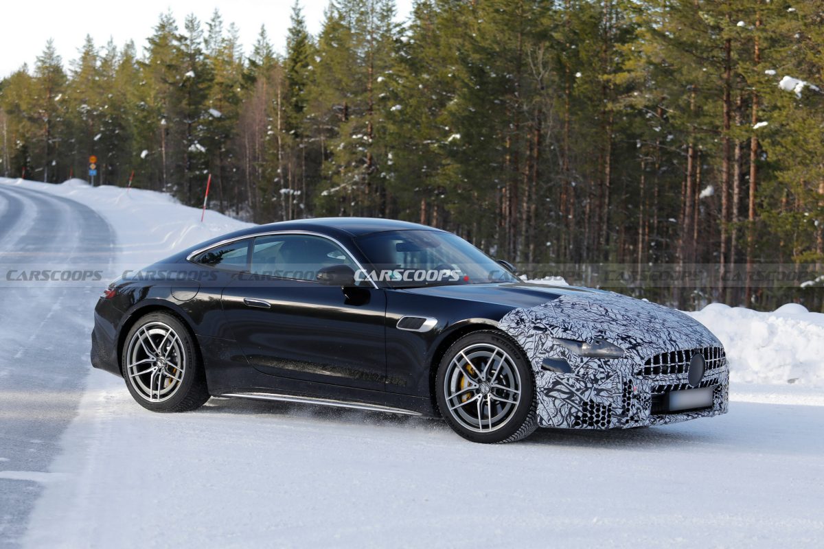 Mercedes-AMG готує оновлення для GT 4-Door: перші шпигунські фото та подробиці - фото 6