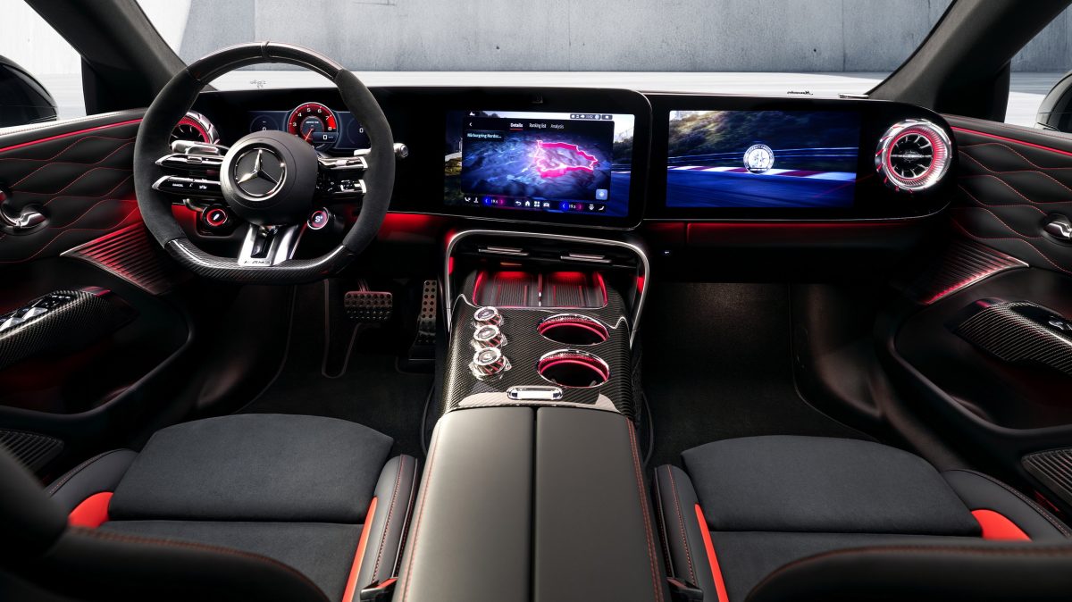 Mercedes-AMG розсекретив інтер'єр нового електричного суперседана: конкурент Taycan вражає деталями - фото 1