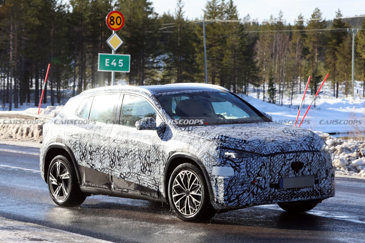 Нове покоління Mercedes-Benz GLA: шпигунські фото та деталі майбутнього електрокросовера - фото 8