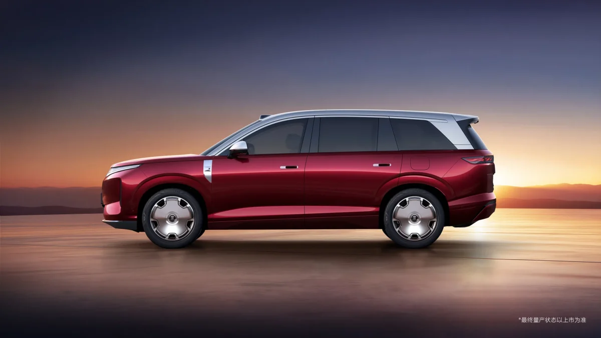 BYD представила флагманський кросовер Great Tang: 950 км ходу та зарядка за 9 хвилин - фото 4