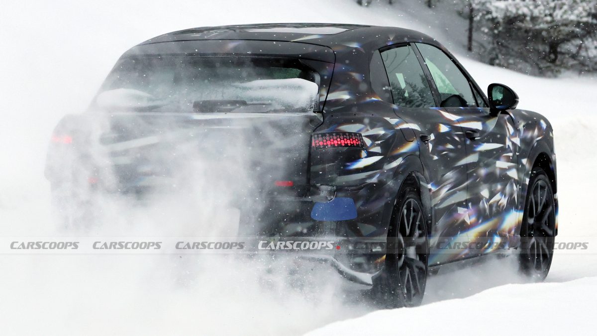 Bentley готує «молодшого брата» Bentayga: новий електричний кросовер помітили на зимових тестах - фото 1