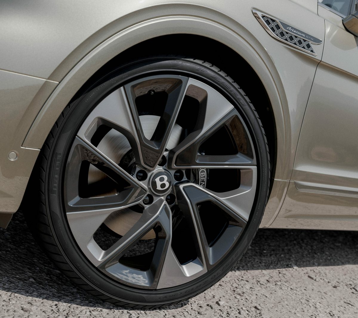 Bentley розширює лінійку Bentayga ексклюзивною версією Artenara Edition - фото 7