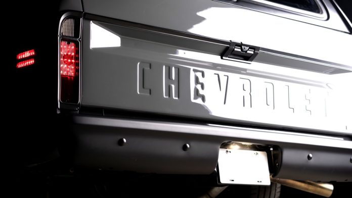 Нове життя легенди: представлено ефектний рестомод Chevrolet K5 Blazer 1972 року
