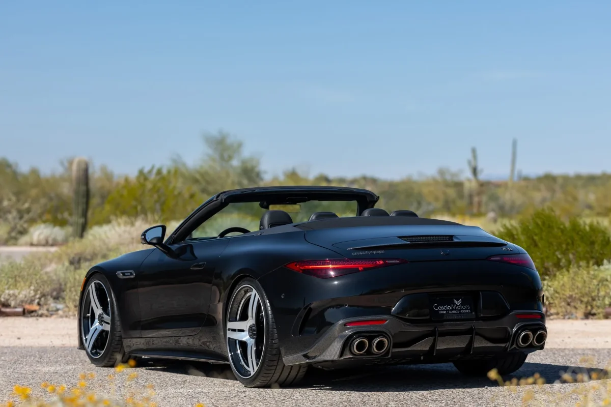 Рідкісний суперкар Brabus втратив майже 200 тисяч доларів у ціні, але нікому не знадобився - фото 4