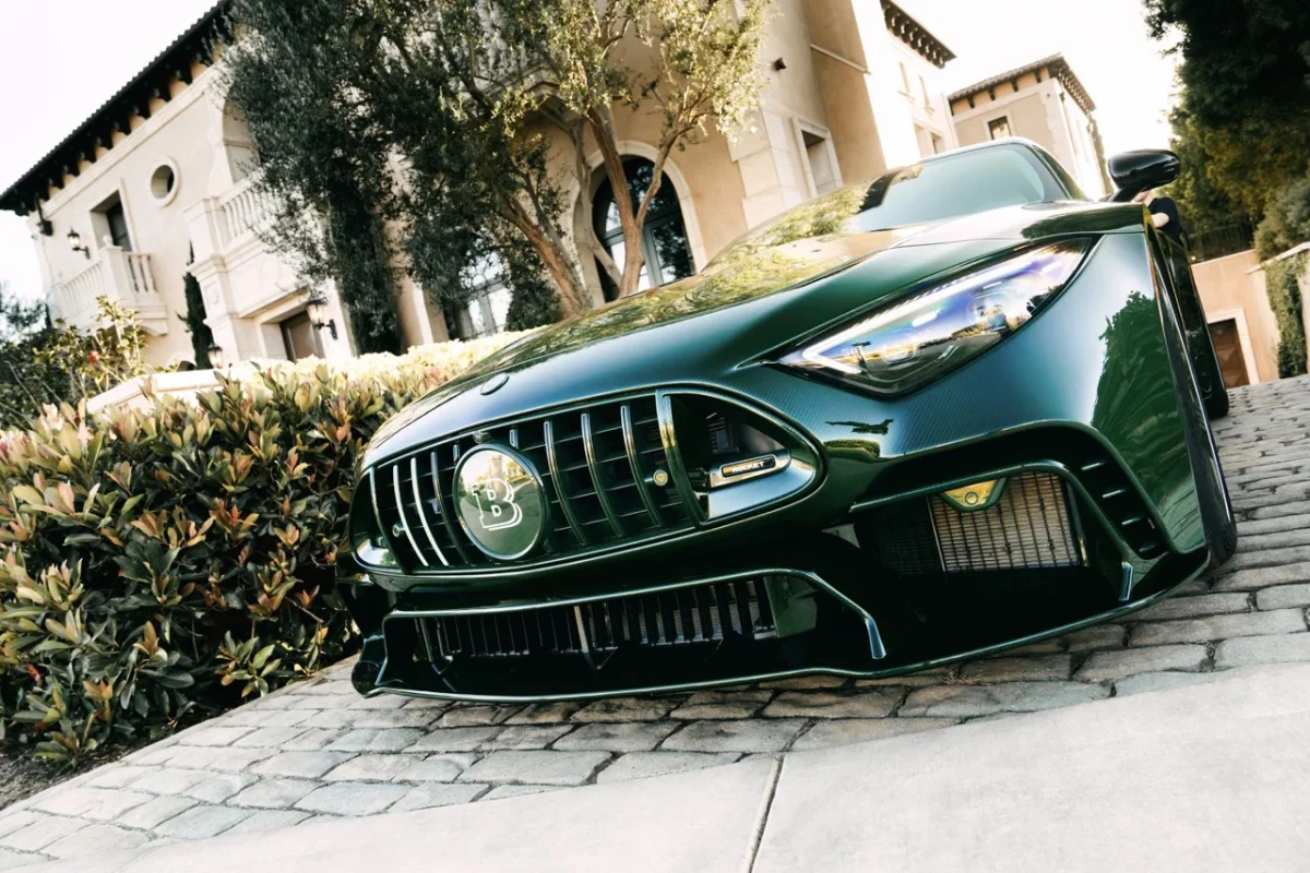 Brabus Rocket GTS: унікальний «зелений» шутінг-брейк Mercedes за ціною двох Lamborghini - фото 1