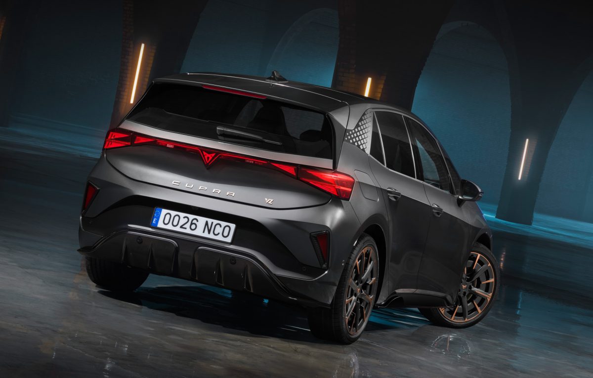 Офіційно представлено оновлений Cupra Born: більше агресії в дизайні та виправлення помилок ергономіки - фото 5