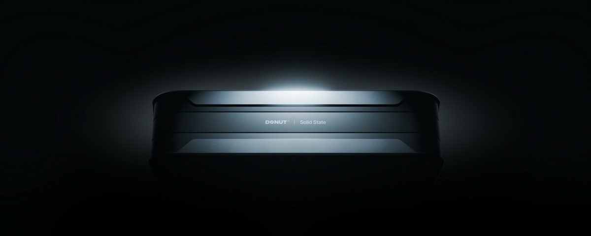 Фінський стартап Donut Lab розвіяв сумніви скептиків: нова твердотільна батарея зберігає 97,7% заряду за 10 днів - фото 5