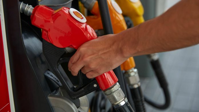 Рекордне вивільнення нафтових резервів: як війна на Близькому Сході впливає на ціни на пальне