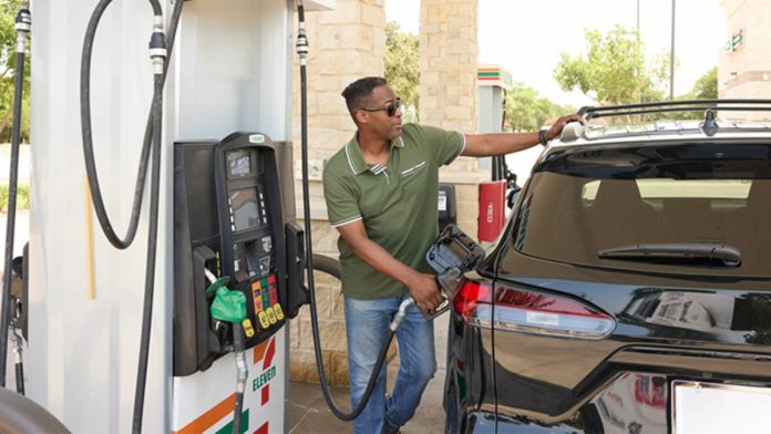 Ціни на пальне різко злетіли після атаки США та Ізраїлю на Іран Ціни на пальне різко злетіли після атаки США та Ізраїлю на Іран