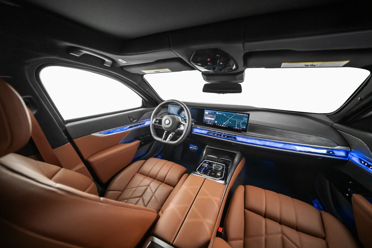 Канадське ательє Inkas перетворило новий BMW 7-Series на неприступну фортецю - фото 3