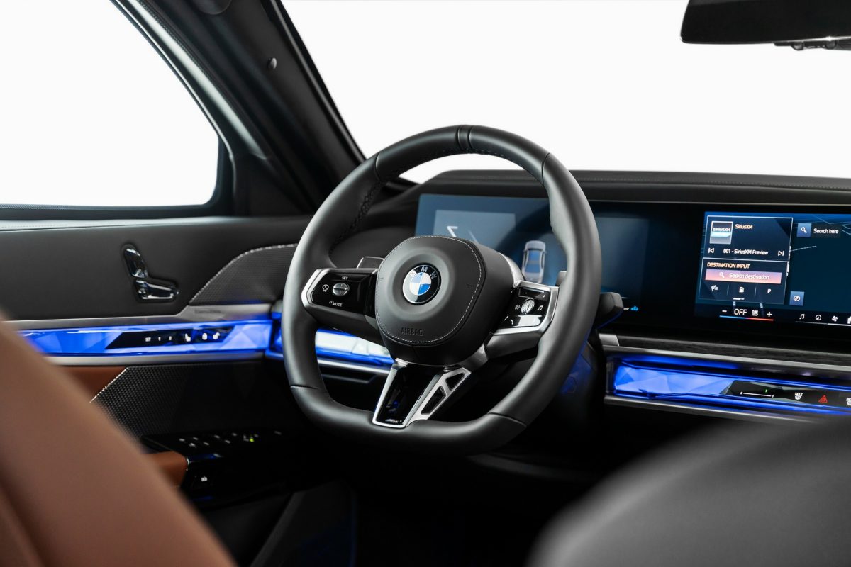 Канадське ательє Inkas перетворило новий BMW 7-Series на неприступну фортецю - фото 7