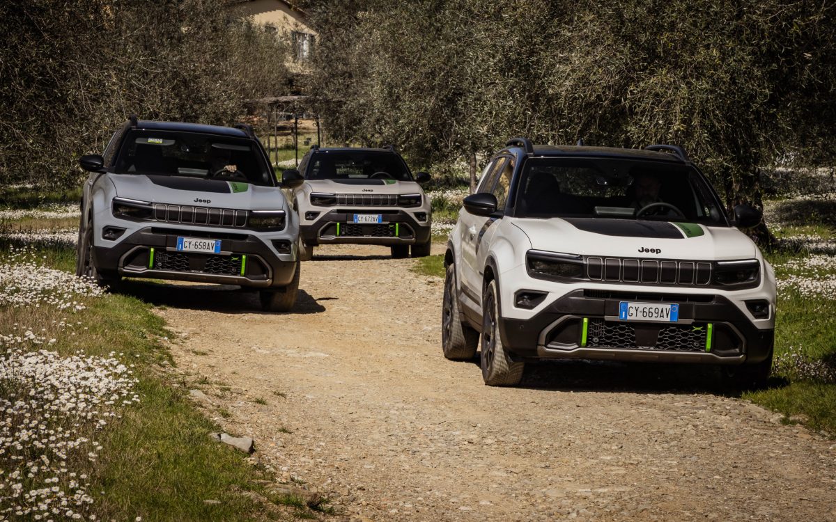 Jeep Avenger став справжнім хітом: кросовер б’є рекорди продажів в Європі - фото 2