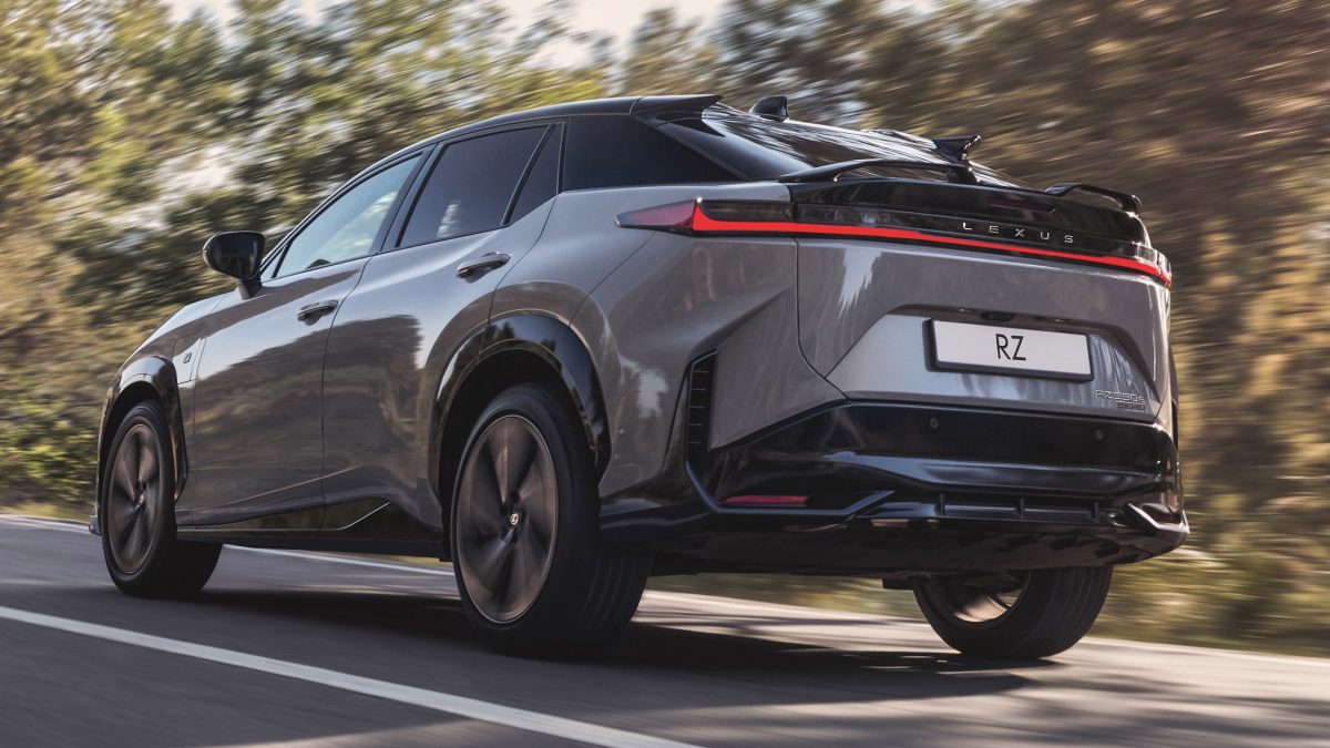 Віртуальна «механіка» та кермо-штурвал: Lexus RZ отримав революційні оновлення для Європи - фото 7