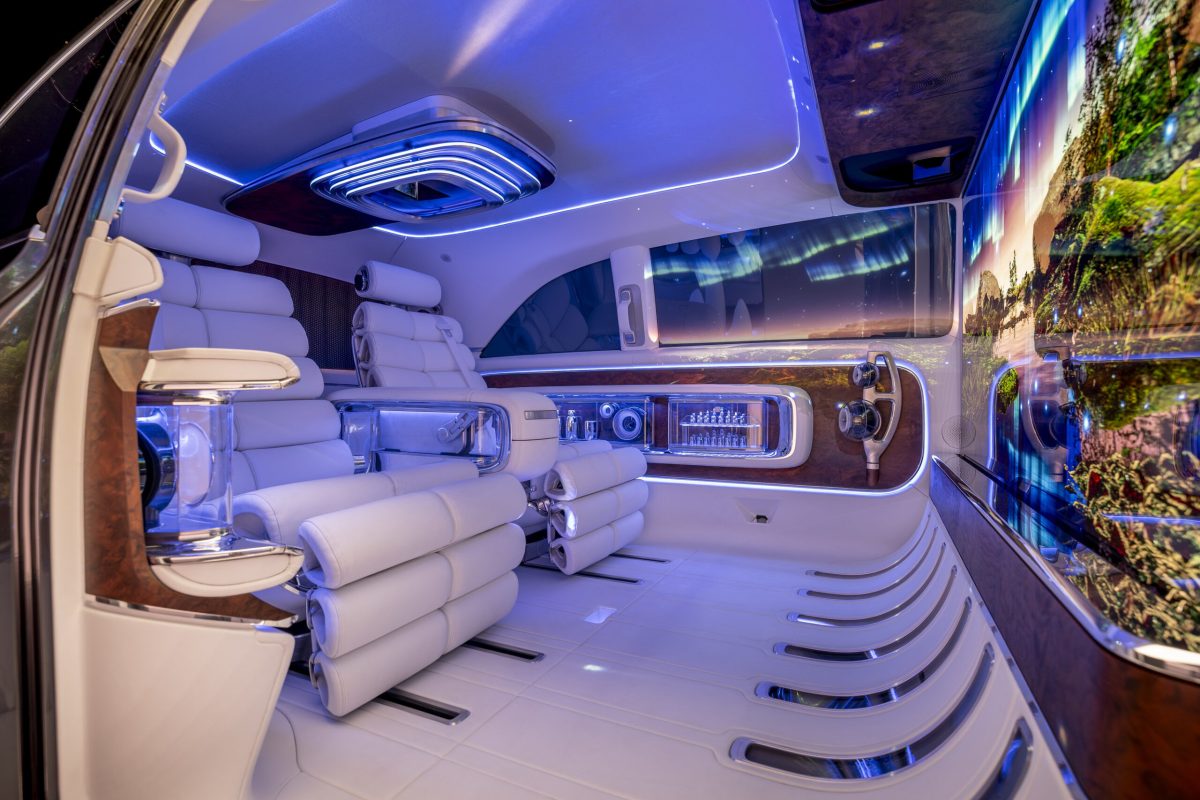Mercedes анонсував розкішний вен VLS: він отримає ексклюзивну версію Maybach - фото 2