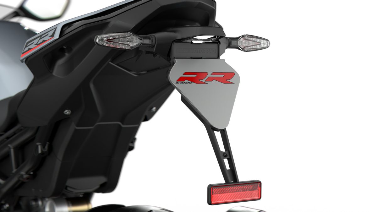 Іронія долі: BMW відкликає один єдиний мотоцикл через несправний сигнал повороту - фото 1