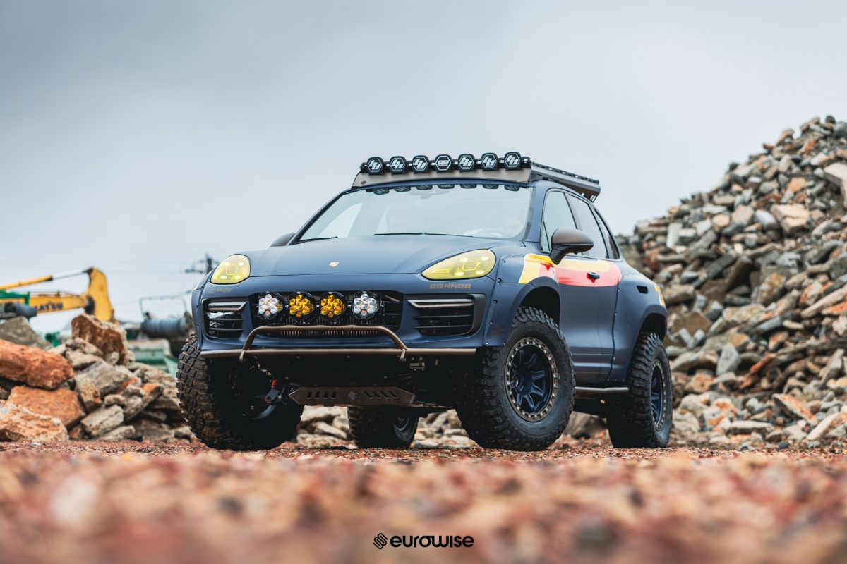 Porsche Cayenne перетворили на 650-сильного монстра для бездоріжжя у стилі «Дакар» - фото 3
