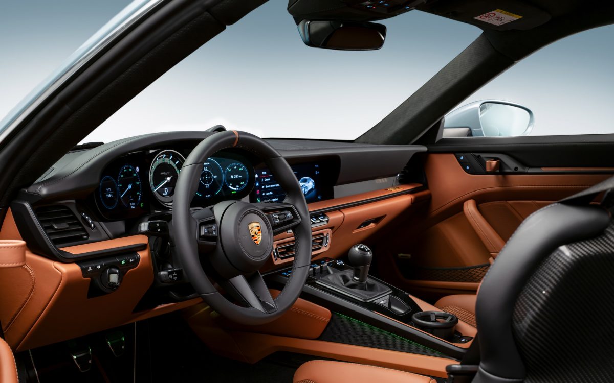 Чоловік придбав "новий" Porsche 911 GT3 за $282 000, але виявив, що на ньому тренувалися механіки - фото 1