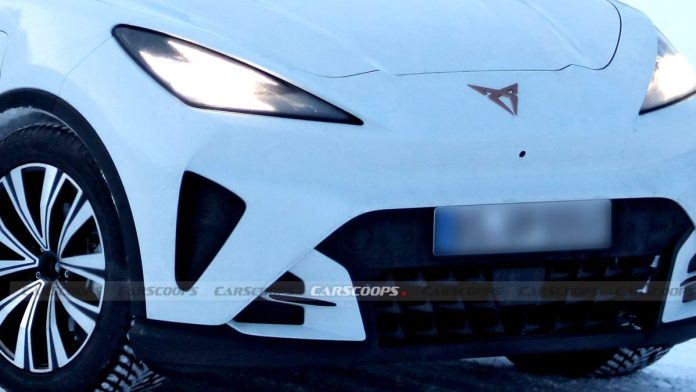 Новий електричний хетчбек Cupra Raval помітили на тестах без камуфляжу: дизайн та характеристики