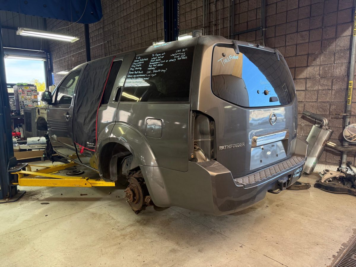 До 40-річчя легенди: ентузіаст готує два екстремальні Nissan Pathfinder для SEMA 2026 - фото 5