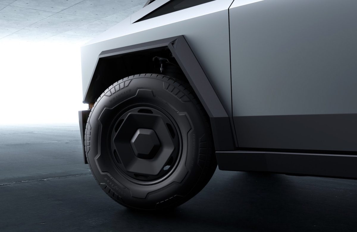 Tesla Cybertruck потрапив у серйозну ДТП: власниця звинувачує автопілот FSD і вимагає понад $1 мільйон - фото 6