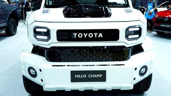 Бюджетний пікап Toyota Hilux Champ отримав брутальний тюнінг у стилі Brabus Бюджетний пікап Toyota Hilux Champ отримав брутальний тюнінг у стилі Brabus