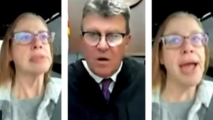 «Я не за кермом!»: як американка намагалася обдурити суддю по Zoom під час руху трасою «Я не за кермом!»: як американка намагалася обдурити суддю по Zoom під час руху трасою