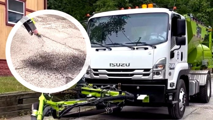 Революція в ремонті доріг: нова машина латає ями за 2 хвилини без втручання бригади