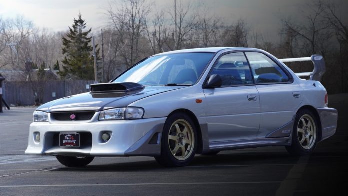 Екстремальний раритет: на аукціон виставили один із 300 Subaru Impreza S201 STI Екстремальний раритет: на аукціон виставили один із 300 Subaru Impreza S201 STI