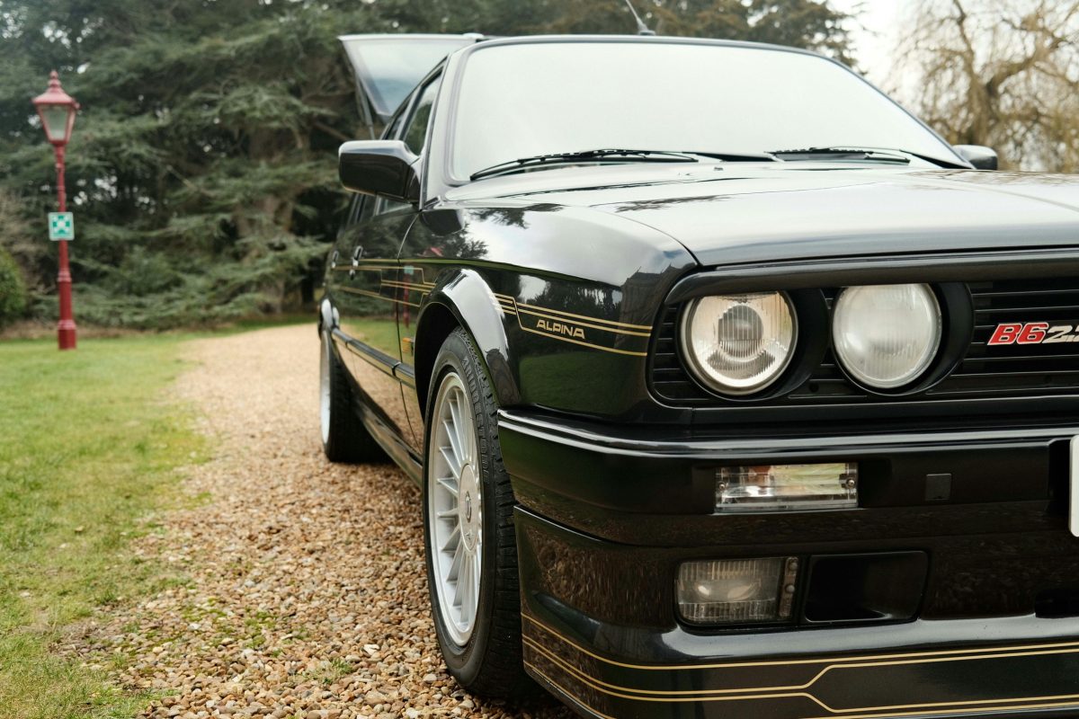 Унікальний універсал: на аукціон виставили рідкісний BMW Alpina B6 2.7 Touring 1991 року - фото 4