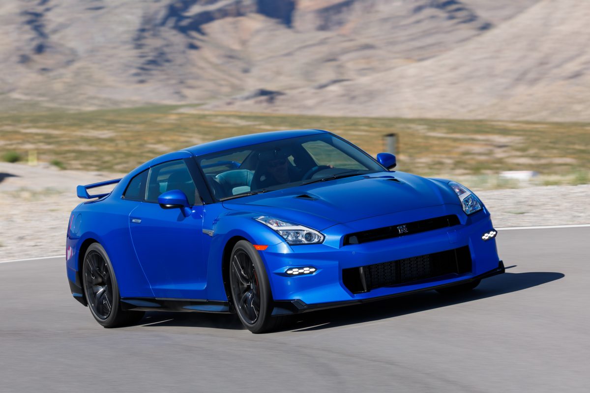 Наступник "Годзілли": Nissan розробляє гібридний GT-R R36 з легендарним V6 - фото 8