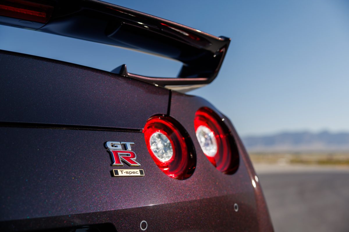 Наступник "Годзілли": Nissan розробляє гібридний GT-R R36 з легендарним V6 - фото 6