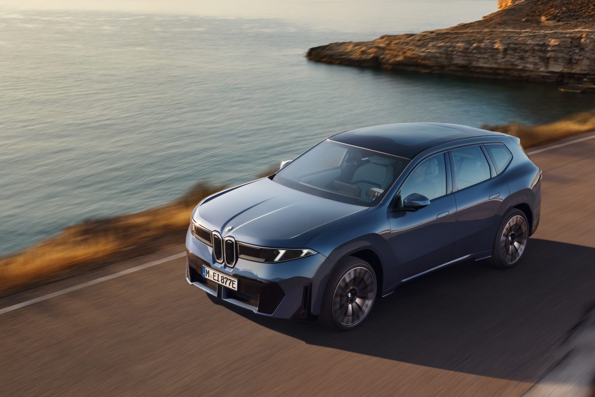 Новий BMW iX3 40: дебют базової версії електрокросовера з запасом ходу 636 км - фото 2