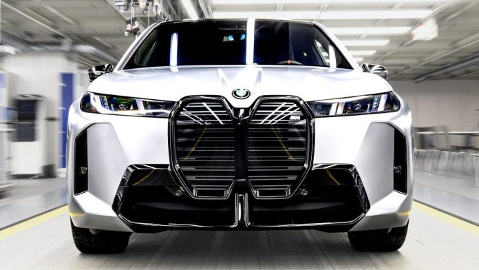 BMW припиняє продажі електрокросовера iX у США: на заміну приходить новий iX3 BMW припиняє продажі електрокросовера iX у США: на заміну приходить новий iX3