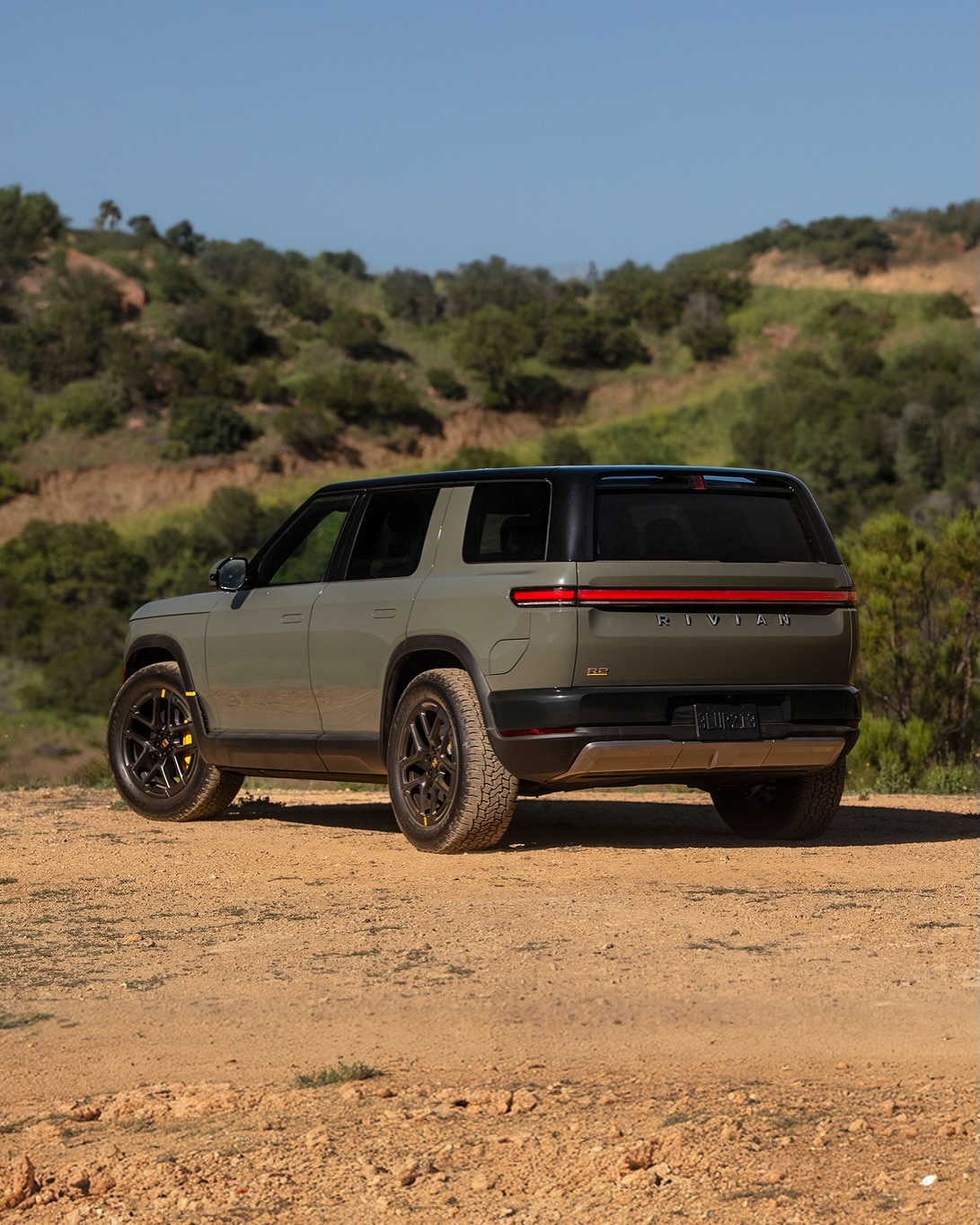 Нові дані EPA розкрили характеристики Rivian R2: запас ходу, ємність батареї та конкуренція з Tesla - фото 1