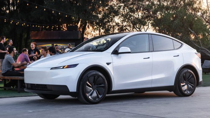 NHTSA закриває розслідування щодо функції Tesla Smart Summon: рівень аварійності виявився мізерним NHTSA закриває розслідування щодо функції Tesla Smart Summon: рівень аварійності виявився мізерним