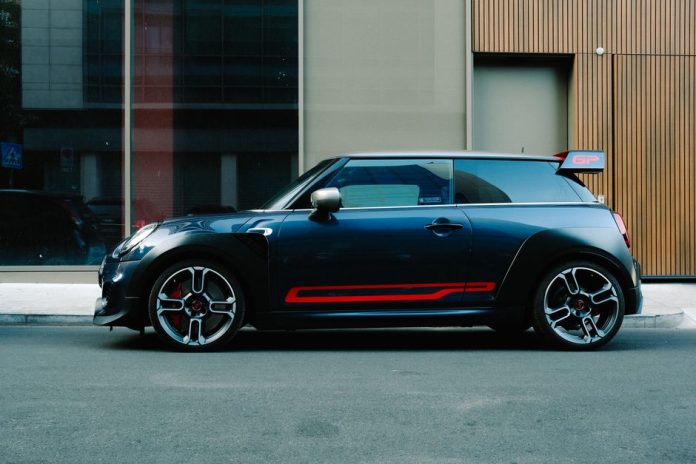 Mini Cooper 2026: повний огляд британського хетчбека
