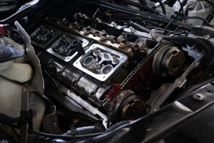 Помилка P0014 VVT exhaust: розтягнутий ланцюг ГРМ на випуску