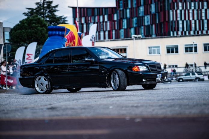 Pexels photo Регламент ТО Mercedes W205 C-Class (2014-2021): таблиця, рідини, 9G-Tronic