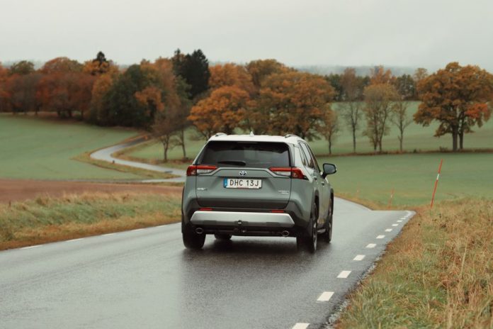 Pexels photo Регламент ТО Toyota RAV4 XA40 (2013-2019): таблиця, рідини, CVT/АКПП