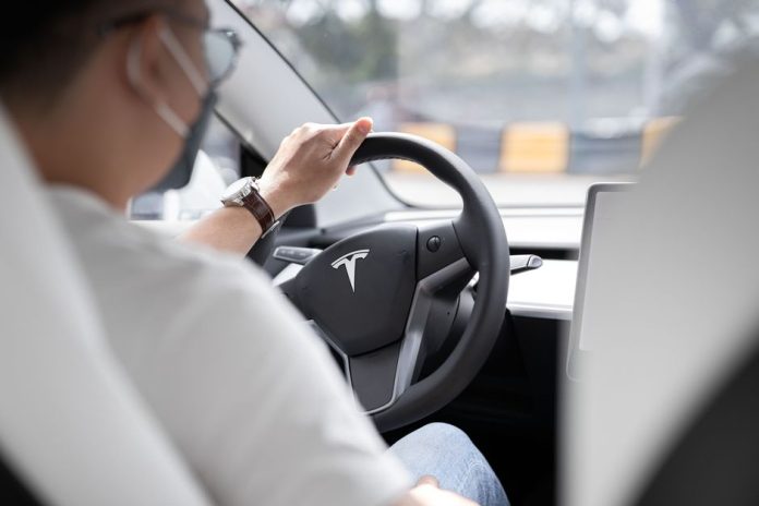 Tesla Cybercab 2026: повні характеристики - 673 км запасу, 1412 кг ваги