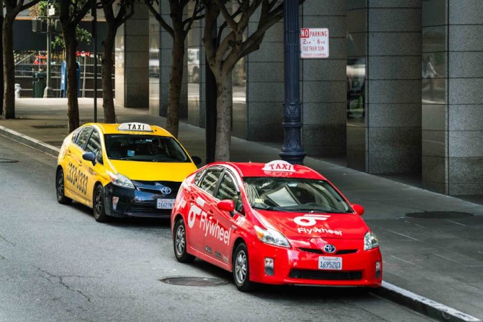 Toyota Prius 2026: повний огляд легендарного гібрида