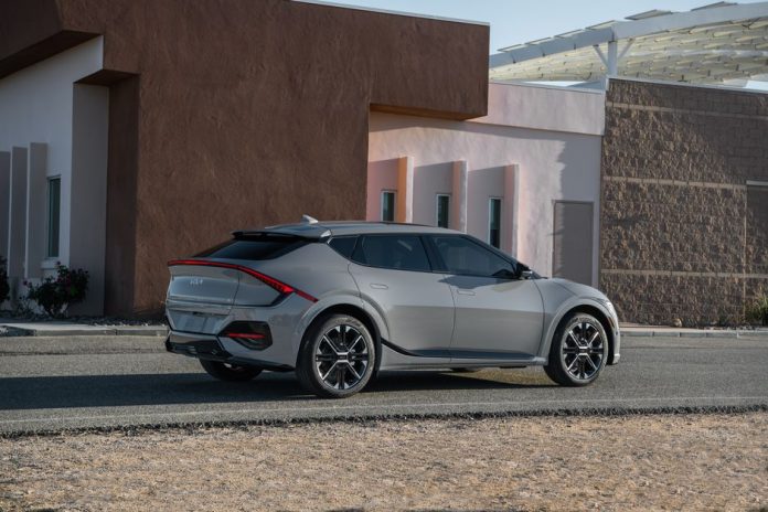 Kia EV6 GT 2024-2026: спортивний електрокросовер на 585 к.с.