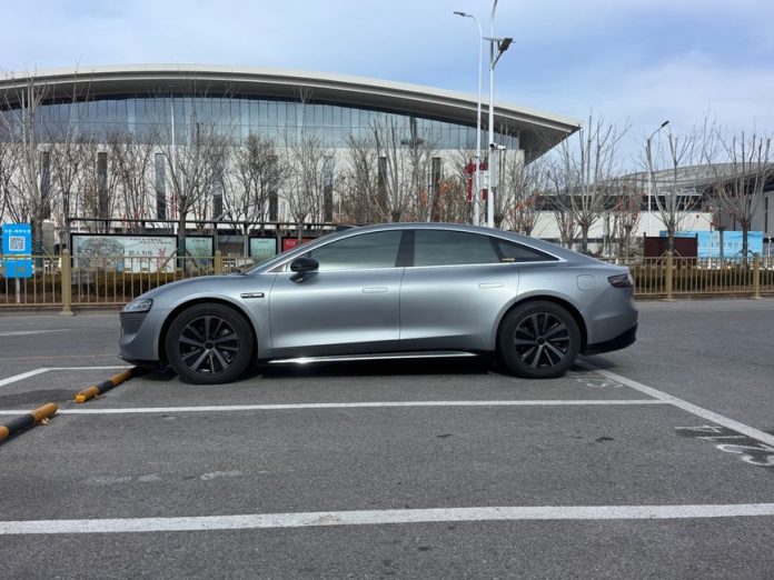 Lucid Air 2024-2026: американський флагман електро - огляд