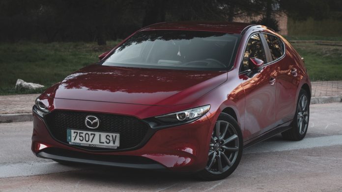 Mazda CX-5 чи Kia Sportage: що обрати в Україні на вторинці і в салоні