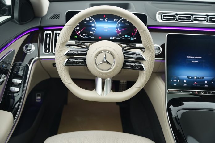 Регламент ТО Mercedes S-Class W222: ціни на обслуговування, слабкі місця і вартість року володіння